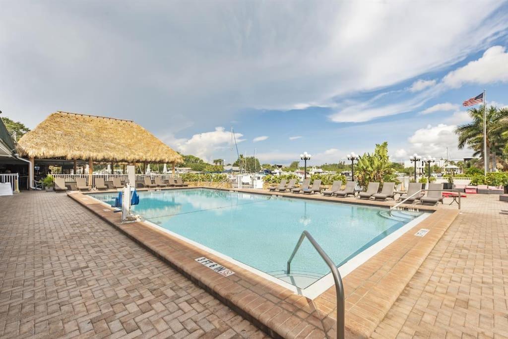 Bay Breeze Aparthotel South Bradenton